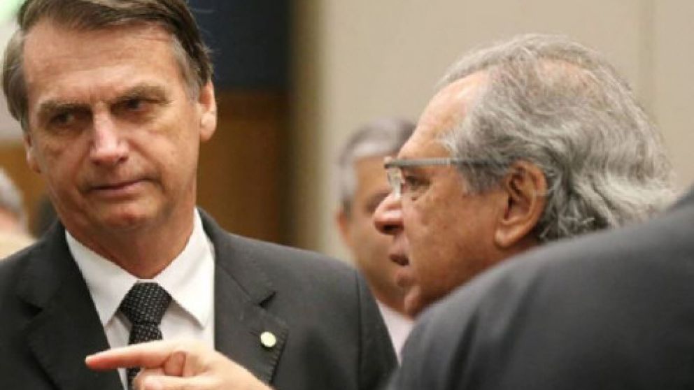 El candidato ultraderechista brasileño, junto al economista Paulo Guedes.