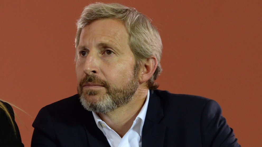 El ministro del Interior, Rogelio Frigerio expresó lo conversado en la reunión de Gabinete. (Nahuel Ventura/Diario Crónica)