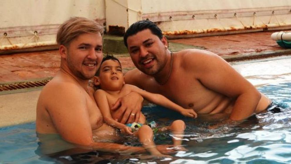 El pequeño tiene casi 4 años y sufre parálisis cerebral.