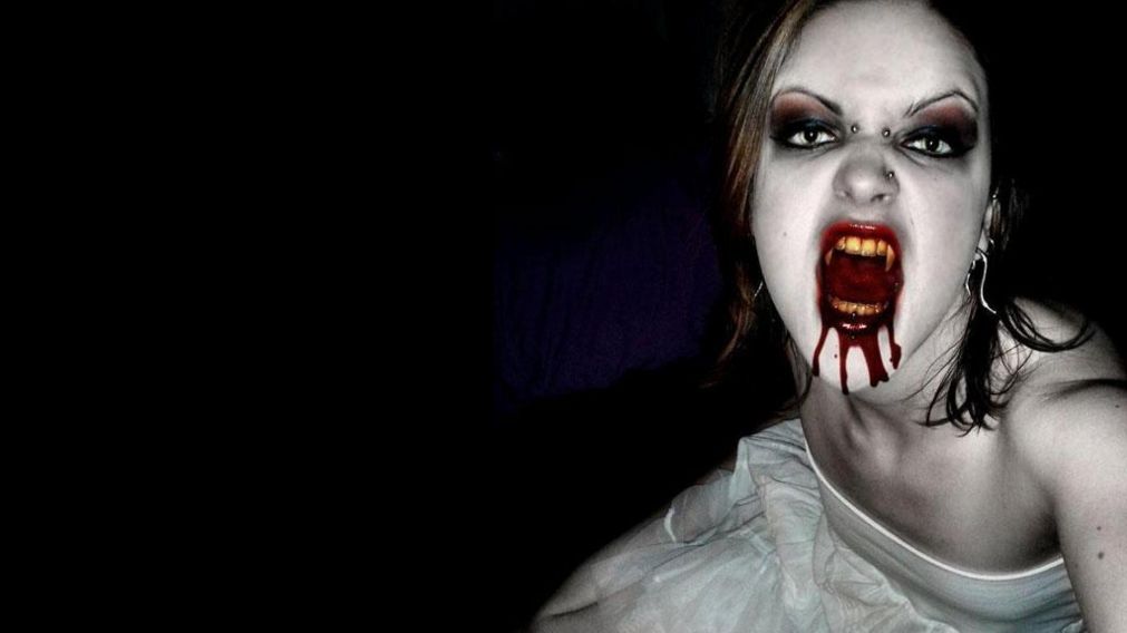 Las historias de vampiros a lo largo de miles de años aparecen en diferentes civilizaciones y de muchas formas, pero siempre dentro de la ilegalidad.
