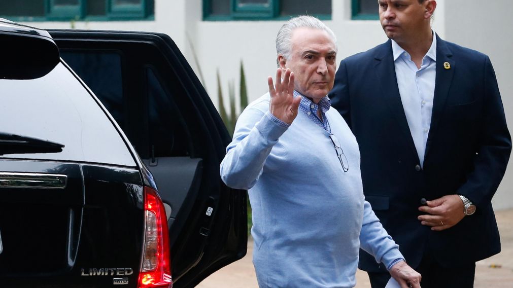 El mandatario habló con la prensa luego de sufragar (AFP).