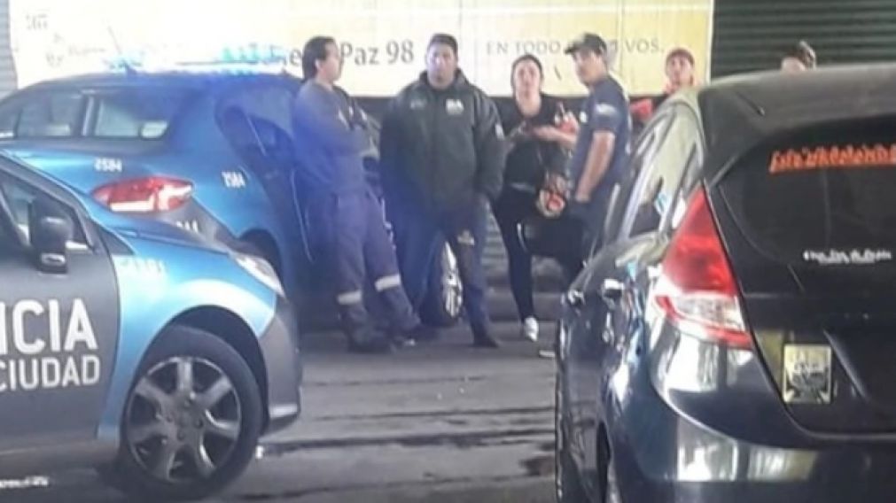 Piba fue a bailar y amaneció golpeada en el baúl de un auto