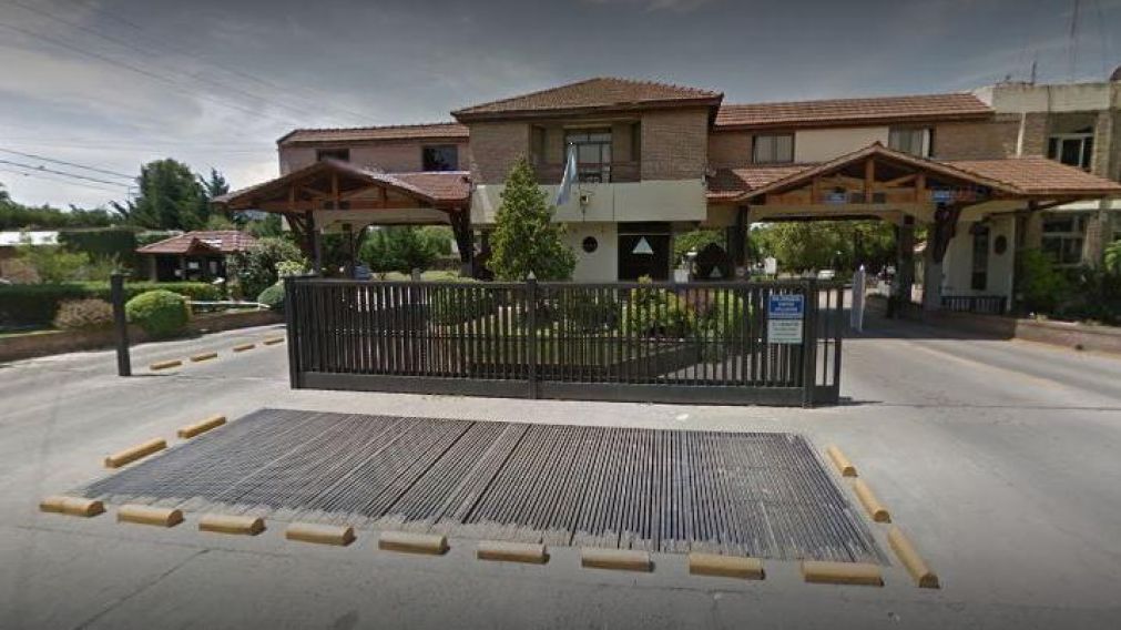 Los efectivos continúan la búsqueda para dar con los malvivientes. (Google street view).