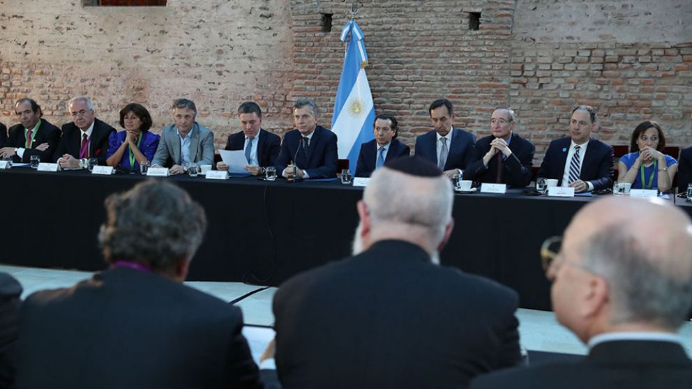 Macri junto a empresarios del B20 en Casa Rosada (Presidencia).