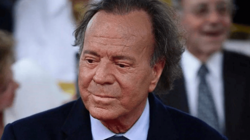 Julio Iglesias rompió el silencio y habló sobre las acusaciones de abuso sexual de dos exempleadas