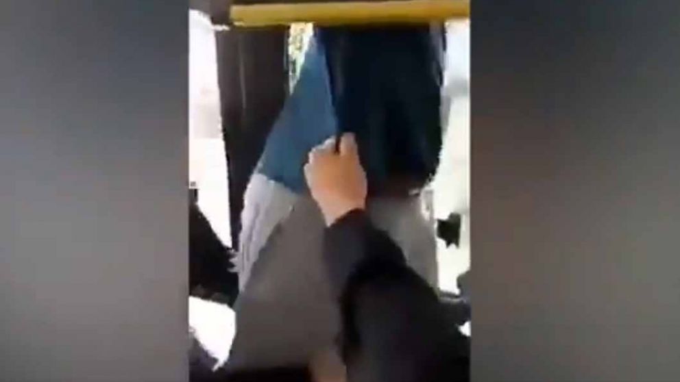 Así intentó escapar el degenerado y fue atrapado. (Captura de video)