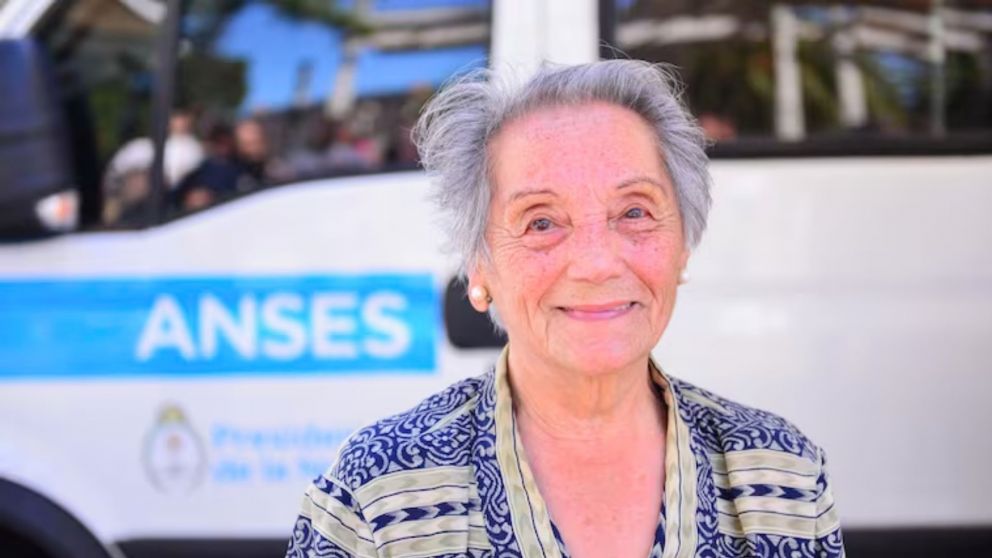 Jubilados y pensionados de la ANSES cuentan con un programa importantísimo que ofrece descuentos en compras (Imagen ilustrativa).