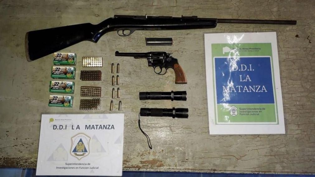Estas armas fueron secuestradas a la banda.