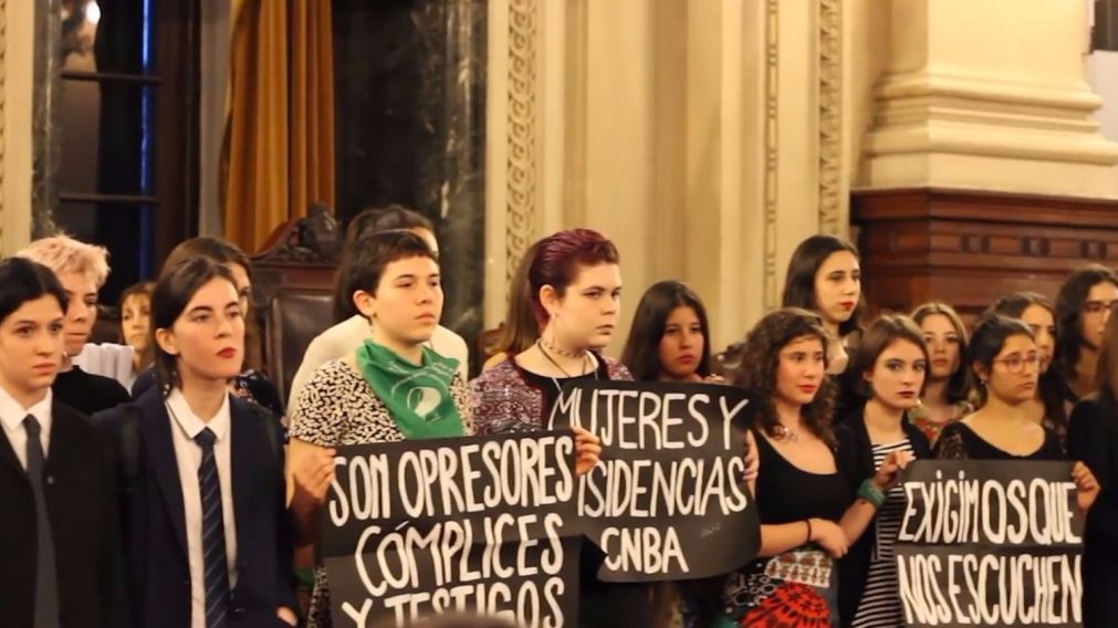 Las alumnas realizaron la denuncia mediante un comunicado.