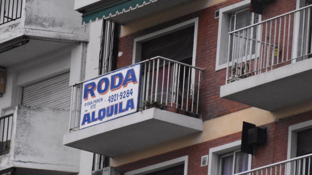 Duras negociaciones para renovar contratos por la inflación.