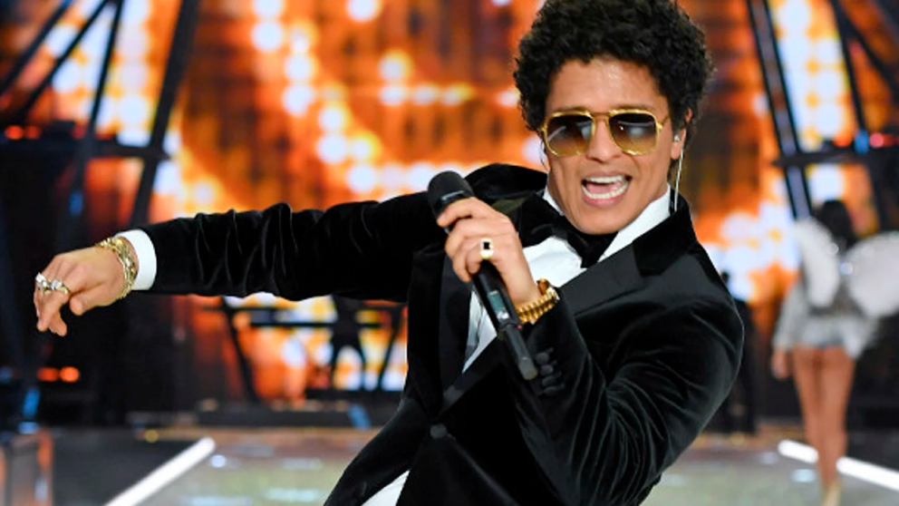 Bruno Mars confirmó que lanzará un nuevo disco tras diez años de espera