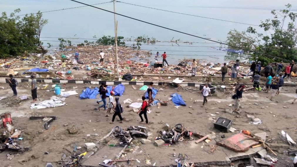 Así quedó la zona afectada por el sismo y un tsunami en Indonesia. (AFP)