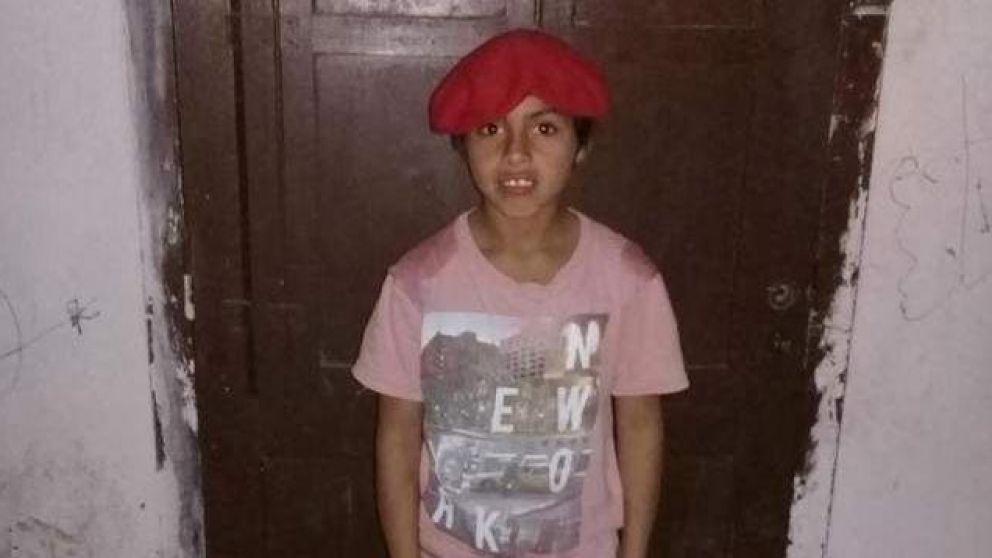 Él es Agustín y tiene apenas 9 años.