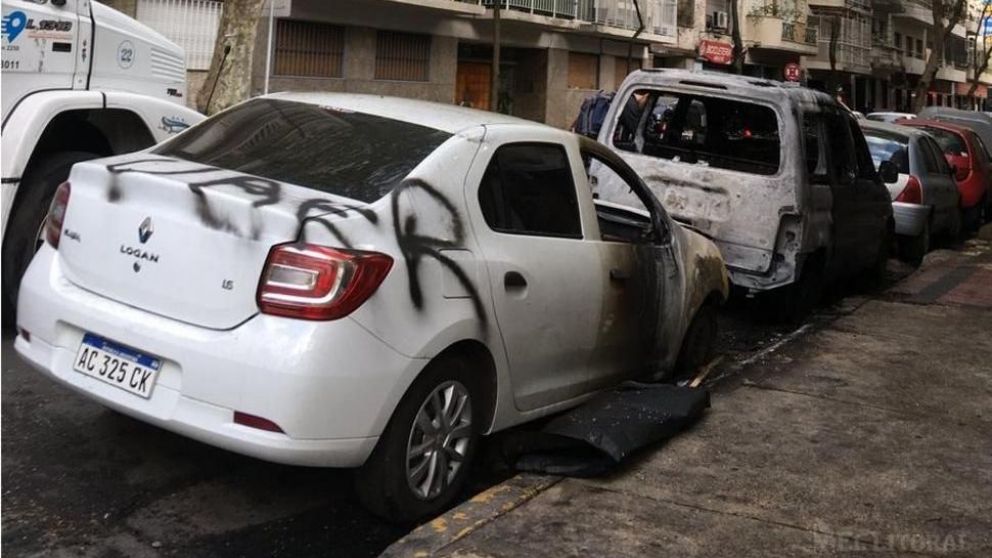 "Caza Uber" incineraron un auto en Almagro