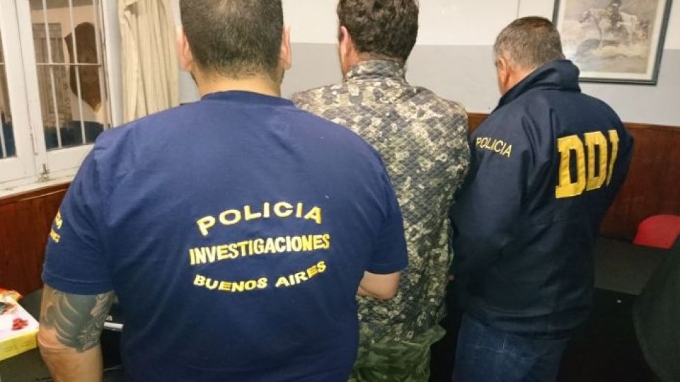 Así fue trasladador el degenerado que violaba a la inocente chiquilla.