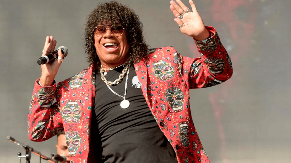 Tras su show histórico en La Plata, operaron a La Mona Jiménez: cómo evoluciona
