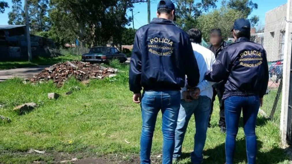Además de los tres involucrados en el fallecimiento del anciano, arrestaron al padre de uno de los sospechosos.