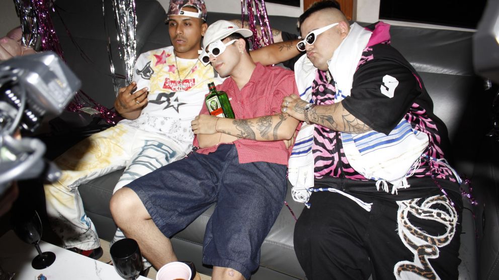 "Soy Famoso y Tengo Plata": Little Boogie, El Doctor y Rusherking lanzan un crossover que parodia la fama