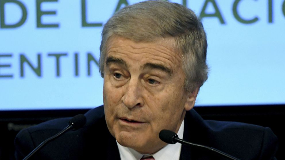 El ministro de Defensa, Oscar Aguad, aseguró que hubo "una señal importante" y que "ojala sea el submarino" (Télam)