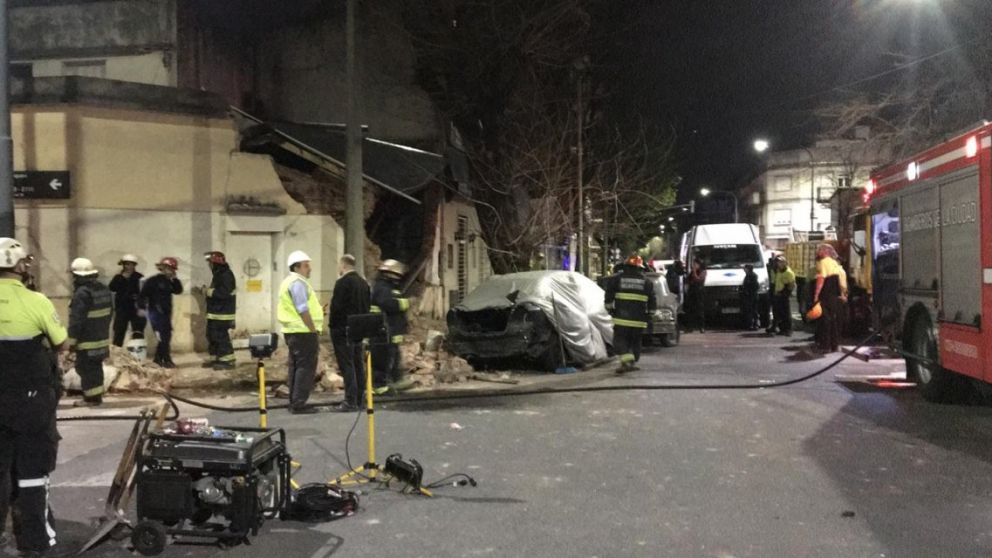 La casa debió ser apuntalada por peligro de derrumbe (Twitter).