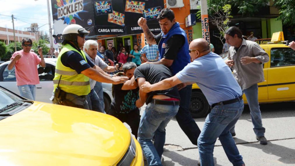 Peleas de tránsito urbanas: una constante en estos tiempos.