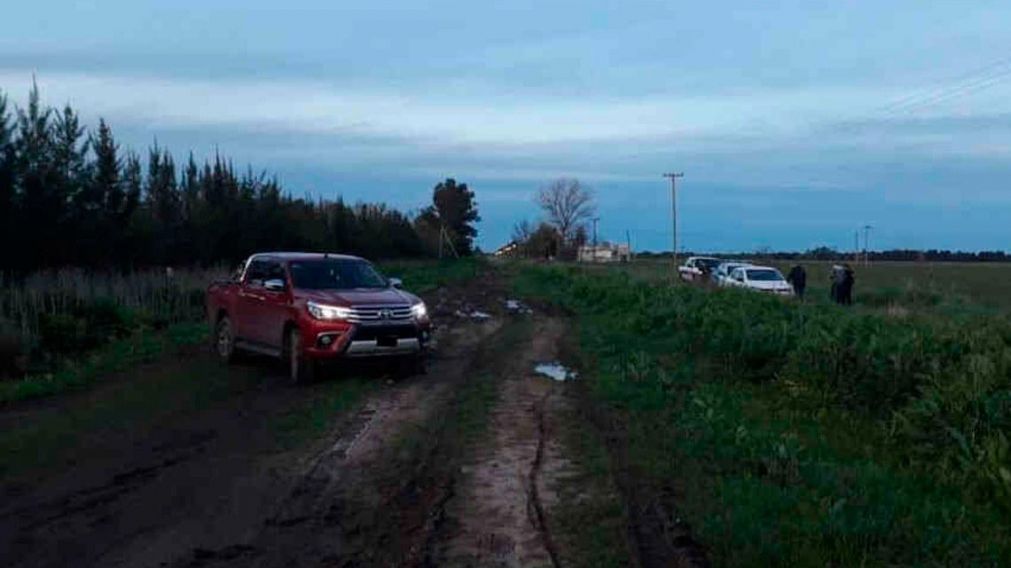 La camioneta fue hallada con el motor en marcha.