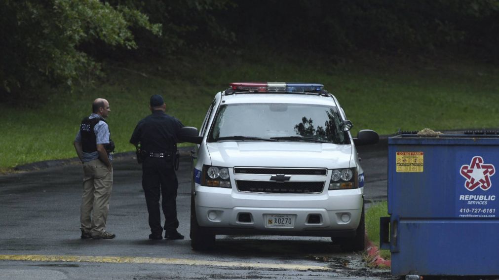 La policía, en el lugar del hecho (cnn.com).