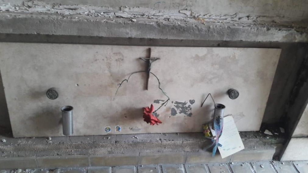 Fue a ver a su papá al cementerio y se encontró con algo aberrante