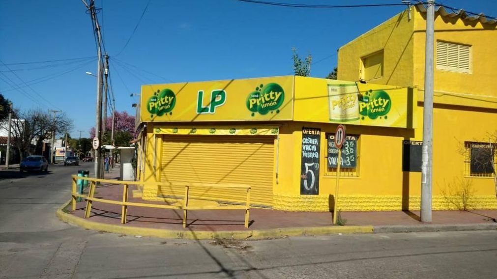 Por la devaluación, carnicería puso sus precios ¡en dólares!
