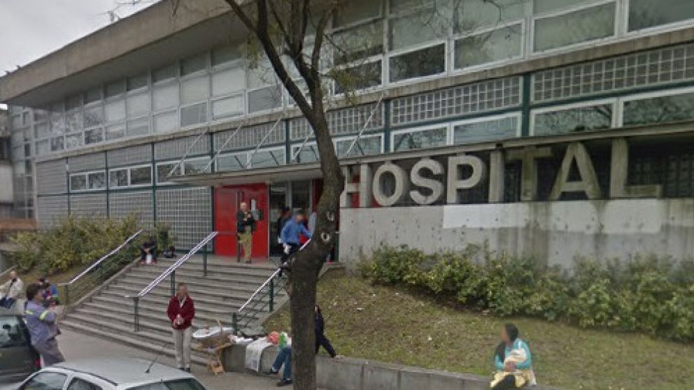 La joven permanece alojada en este centro asistencial.