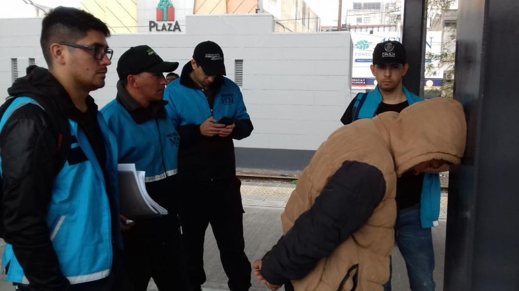 El perverso fue detenido en la estaci�n ferroviaria de Liniers.