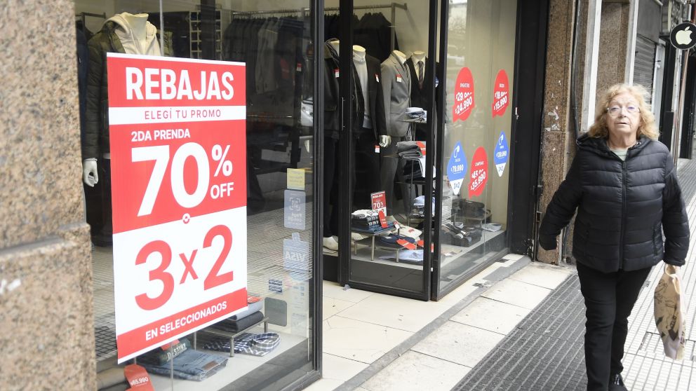 Descuentos y promociones por liquidación, recursos para sostener un mínimo de ventas.