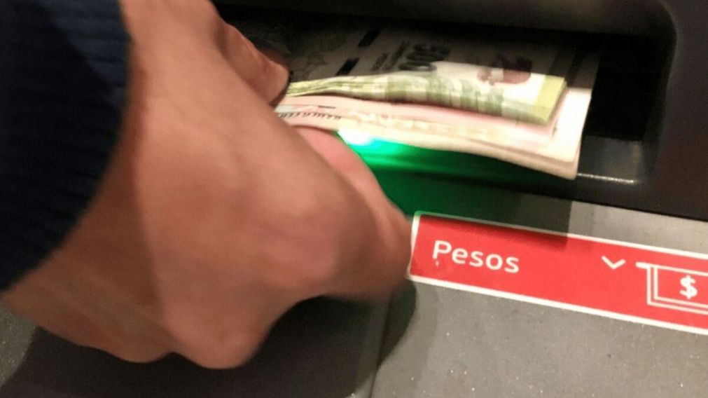 Nuevos límites de extracción en cajeros automáticos (Archivo).