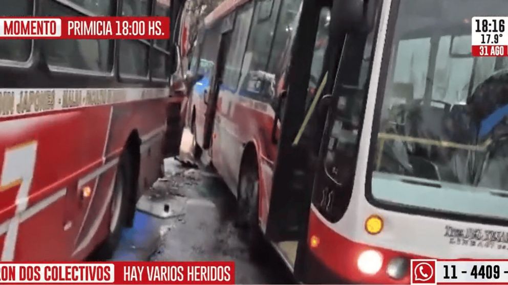 Los vehículos impactaron en la Avenida Sarmiento.