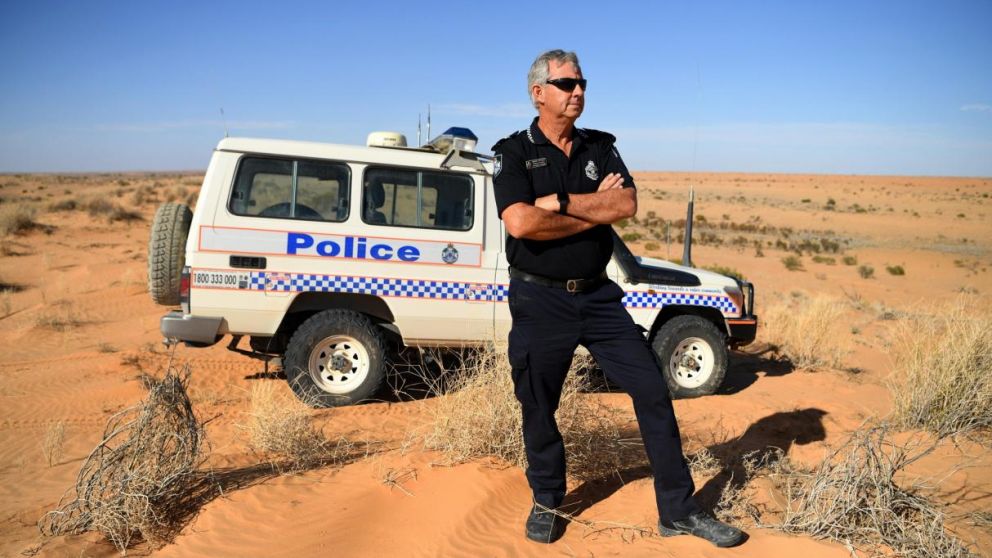 Pursell tarda cuatro días en atravesar el desierto en su camioneta.