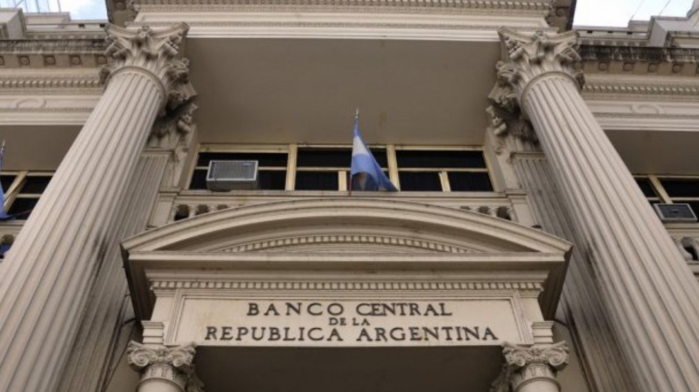 El Banco Central se prepara para un martes movido.