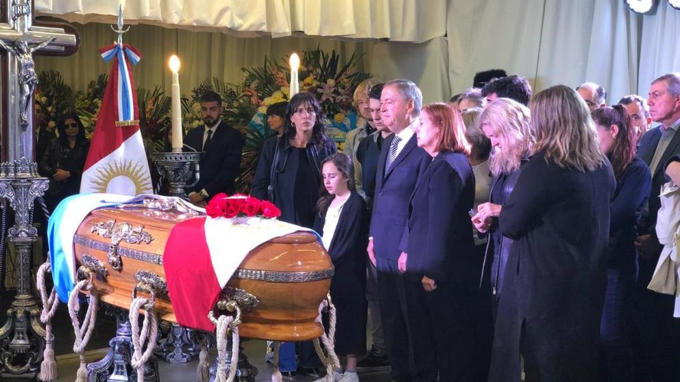 La despedida del gobernador y los seres queridos de José Manuel de la Sota.