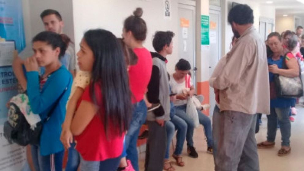 Las salas de espera de los hospitales pediátricos, colmadas de ge