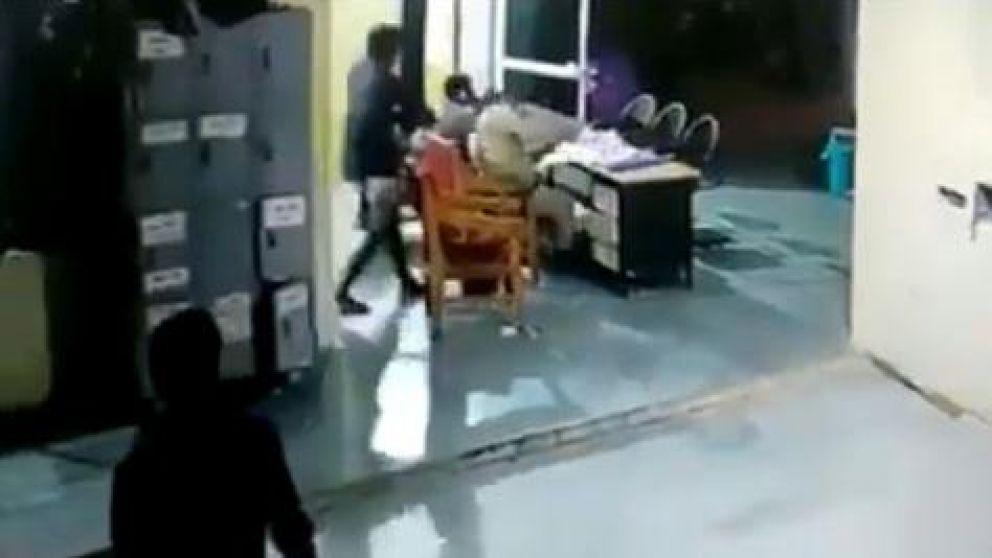 Aún no se sabe el paradero del delincuente. (Captura).