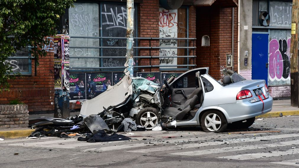 Así quedó el auto en el que viajaban las víctima fatales (Jonatan Moreno/Crónica).