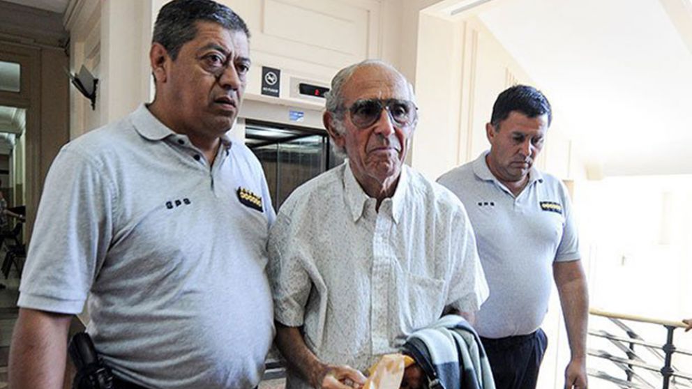 El odontólogo asesinó a su esposa, su suegra y a sus dos hijas.