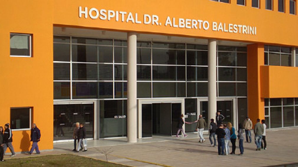 Los servidores públicos debieron ser internados de urgencia en este centro sanitario.