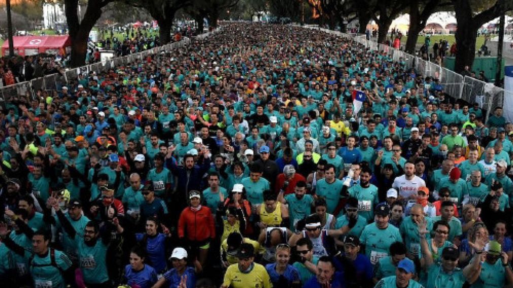 La largada de la maratón en la que Carrizo perdió la vida por una complicación cardíaca.