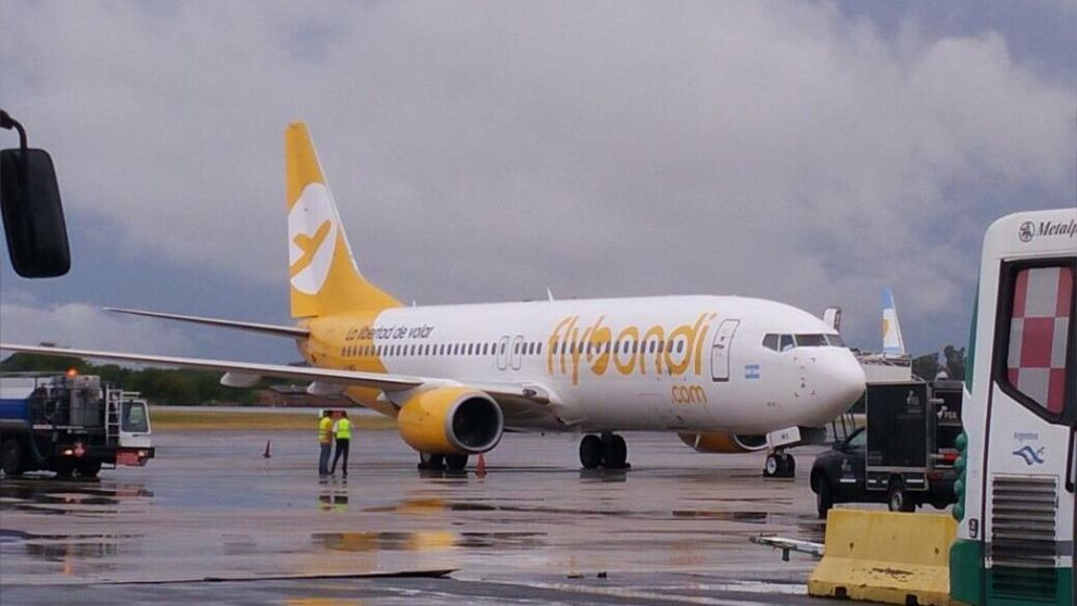 Flybondi sigue con problemas.