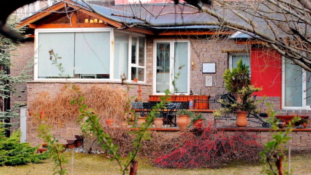 Tercer día de allanamiento en este domicilio de la ex presidenta CFK.