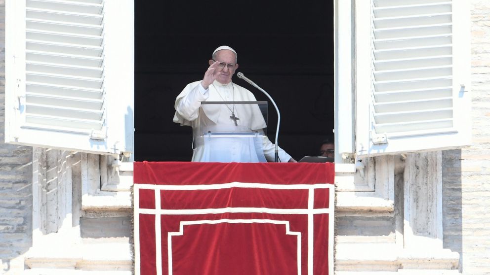 En Irlanda, el Papa mostr� su pesar por los abusos en ese pa�s.
