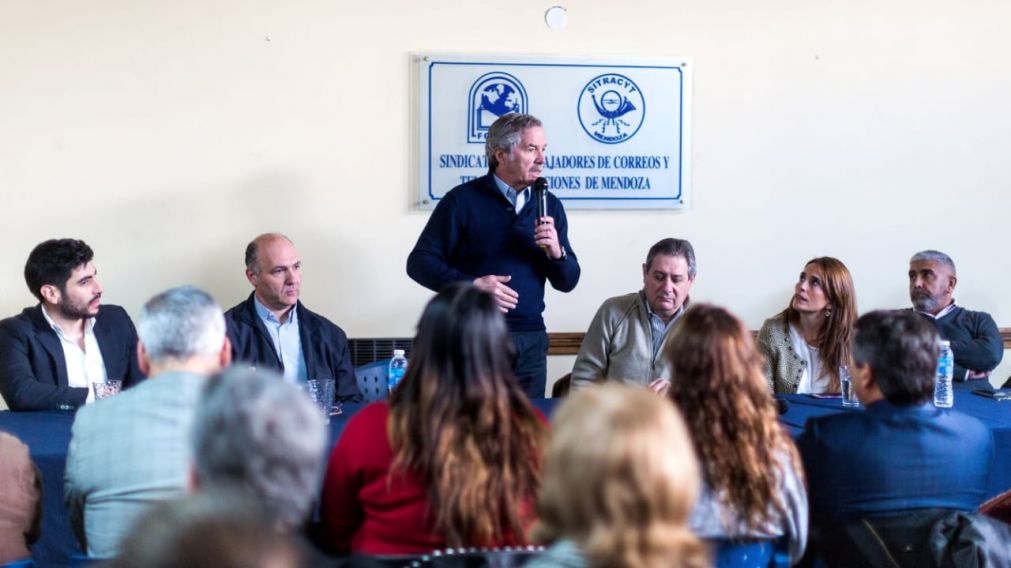 El diputado peronista se reuni� con productores mendocinos.