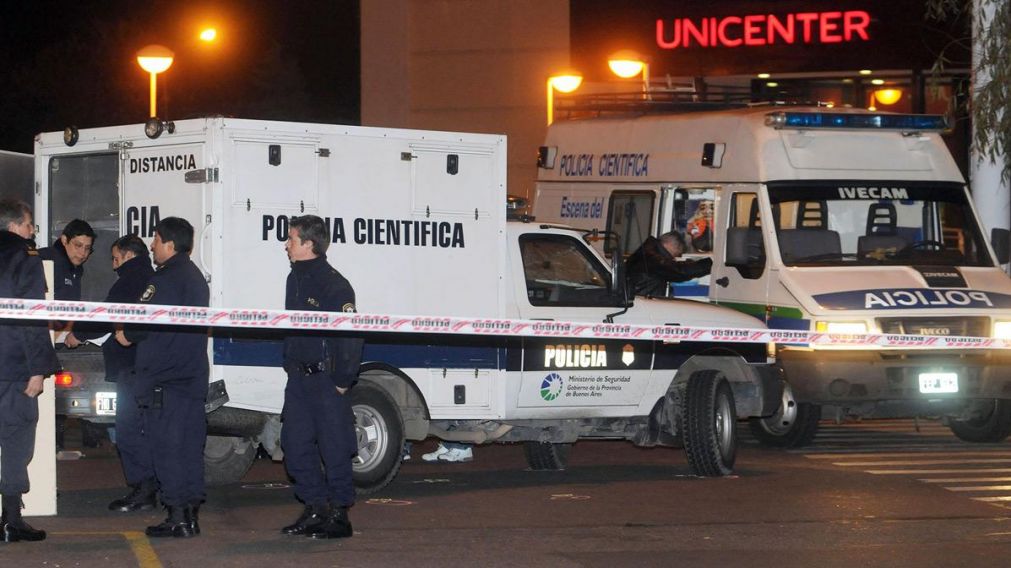 Perpetua para dos barras de Boca por el doble crimen en Unicenter�