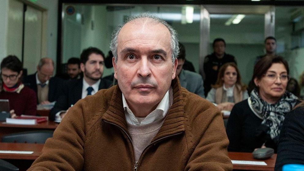 L�pez habl� antes Bonad�o y pidi� protecci�n.