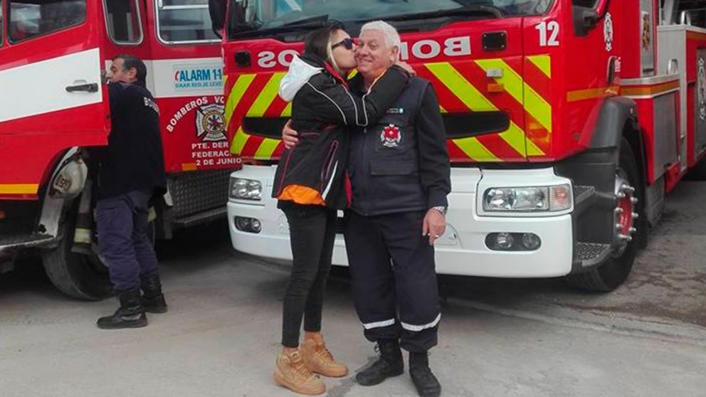 Su papá, que era bombero voluntario desde hace 18 años, renunció.